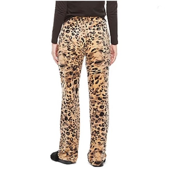 Juicy by Juicy Couture Animal
Leopard Print Velour Lounge Stretch
Sweatpants π - Picture 11 of 11